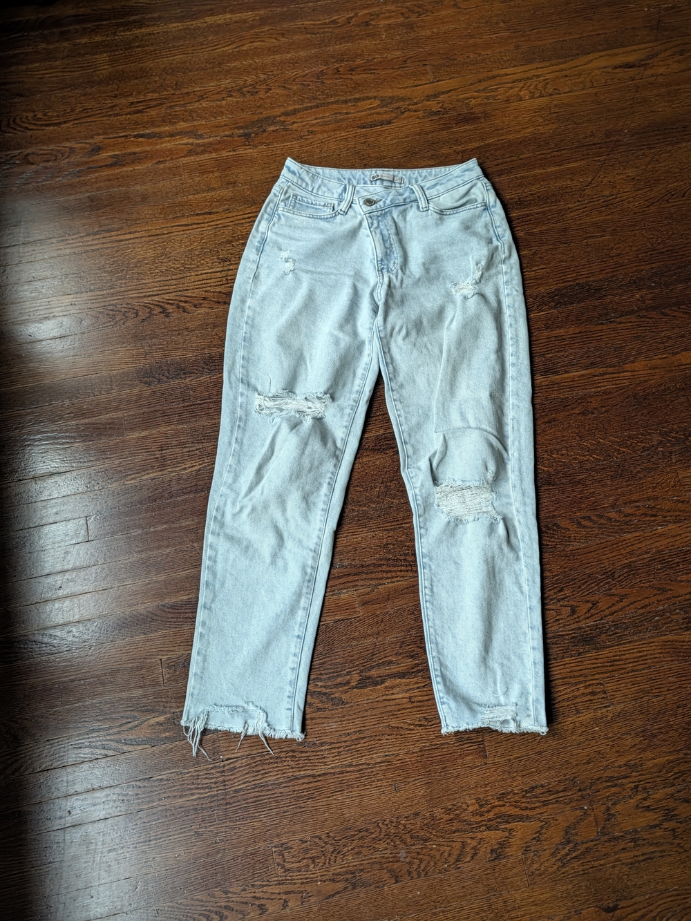 SO High Rise Mom sz 1/25W Light Wash Distressed Casual 90s Jeans